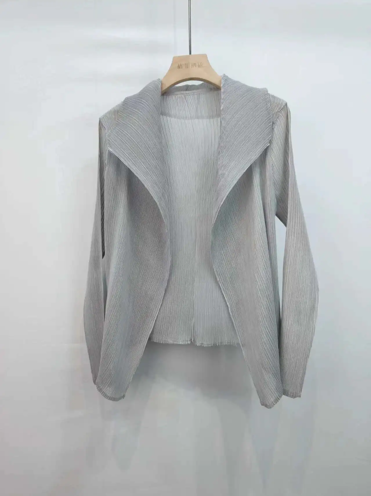 LANMREM Nihce Pleated Sunscreen Cardigan Coat For Women 2025 New Summer Fashion Lightweight Lapel Long Sleeve Clothes 2DB3155 - Image 11